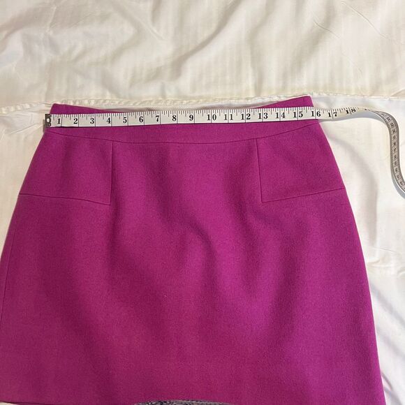 J. Crew Wool Magenta Mini Skirt w/Front Pockets Classic A-Line Silhouette-SZ 6 - Picture 3 of 5